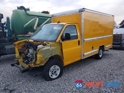 2023 GMC SAVANA BOX TRUCK 1GD07RFP7P1116266 - główne zdjęcie licytacji z USA - miniatura
