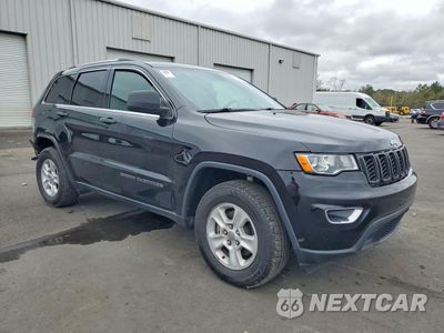 Czwarte zdjęcie samochodu z boku: 2017 JEEP GRAND CHEROKEE LAREDO VIN:1C4RJFAG5HC963182 - miniatura