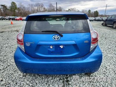 Zdjęcie 6 z 12 samochodu: 2012 TOYOTA PRIUS C VIN:JTDKDTB35C1514480 - miniatura