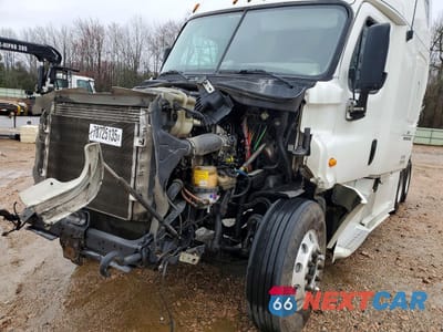 Zdjęcie 9 z 10 samochodu: 2013 FREIGHTLINER CASCADIA SEMI TRUCK VIN:1FUJGLDR3DSBV3147 - miniatura