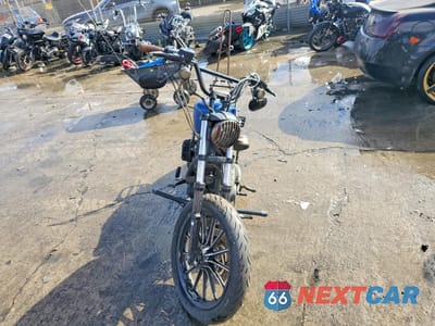Drugie zdjęcie samochodu z przodu: 2010 HARLEY-DAVIDSON XL883 N VIN:1HD4LE214AC412013 - miniatura