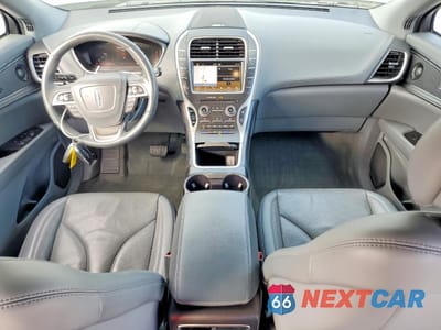 Zdjęcie 8 z 14 samochodu: 2019 LINCOLN NAUTILUS RESERVE VIN:2LMPJ8L92KBL66788 - miniatura