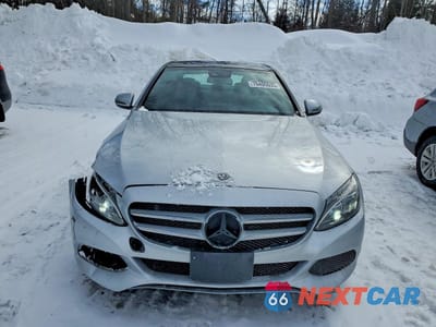Piąte zdjęcie samochodu w środku: 2018 MERCEDES-BENZ C 300 4MATIC VIN:55SWF4KB5JU266646 - miniatura