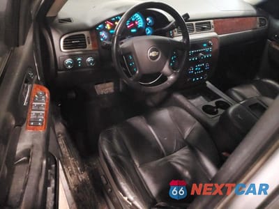 Zdjęcie 8 z 11 samochodu: 2010 CHEVROLET SILVERADO K1500 LTZ VIN:1GCSKTE36AZ154801 - miniatura