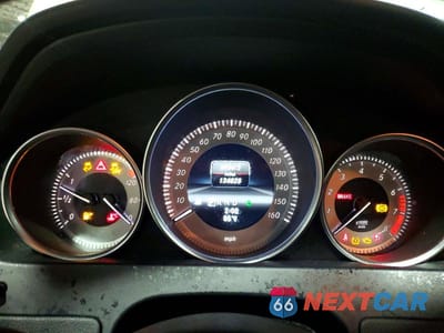 Zdjęcie 9 z 12 samochodu: 2013 MERCEDES-BENZ C 250 VIN:WDDGF4HB1DA783118 - miniatura