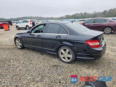 Drugie zdjęcie samochodu z przodu: 2010 MERCEDES-BENZ C 300 VIN:WDDGF5EB2AR092557 - miniatura