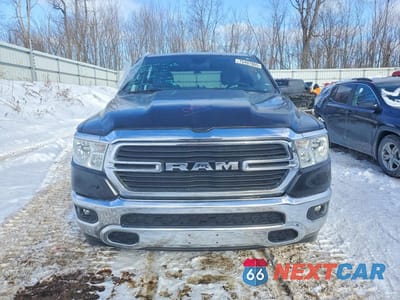 Piąte zdjęcie samochodu w środku: 2021 RAM 1500 BIG HORN VIN:1C6SRFFTXMN512500 - miniatura