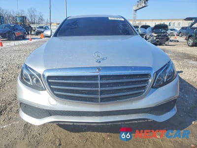 Piąte zdjęcie samochodu w środku: 2017 MERCEDES-BENZ E 300 4MATIC VIN:WDDZF4KB9HA232250 - miniatura