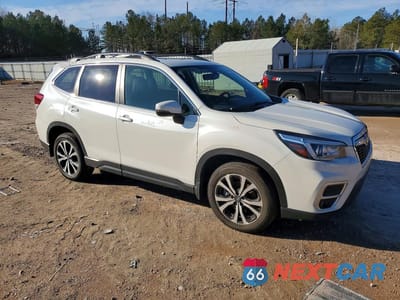 Czwarte zdjęcie samochodu z boku: 2019 SUBARU FORESTER LIMITED VIN:JF2SKAUC8KH569049 - miniatura
