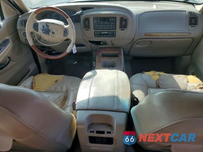Zdjęcie 8 z 13 samochodu: 2001 LINCOLN NAVIGATOR VIN:5LMEU27R41LJ32035 - miniatura