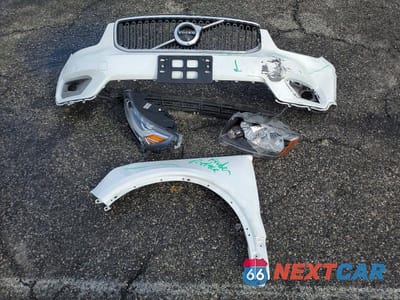 Zdjęcie 13 z 13 samochodu: 2022 VOLVO XC40 T4 MOMENTUM VIN:YV4AC2HKXN2773743 - miniatura