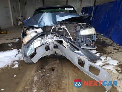 Piąte zdjęcie samochodu w środku: 2005 CHEVROLET SILVERADO K1500 VIN:1GCEK19B95E307218 - miniatura