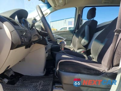 Zdjęcie 7 z 14 samochodu: 2013 DODGE GRAND CARAVAN SE VIN:2C4RDGBG3DR790002 - miniatura