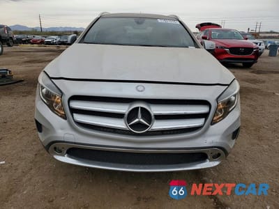 Piąte zdjęcie samochodu w środku: 2016 MERCEDES-BENZ GLA 250 VIN:WDCTG4EB6GJ255678 - miniatura