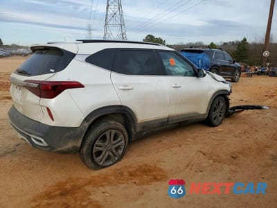 Trzecie zdjęcie samochodu z tyłu: 2022 KIA SELTOS S VIN:KNDEU2AA9N7339769 - miniatura