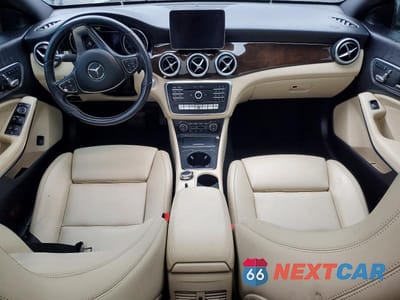 Zdjęcie 8 z 11 samochodu: 2019 MERCEDES-BENZ CLA 250 VIN:WDDSJ4EB6KN711317 - miniatura