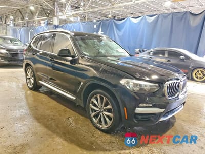 Czwarte zdjęcie samochodu z boku: 2019 BMW X3 SDRIVE30I VIN:5UXTR7C50KLF23766 - miniatura