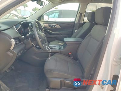 Zdjęcie 7 z 13 samochodu: 2018 CHEVROLET TRAVERSE LS VIN:1GNERFKW4JJ107636 - miniatura