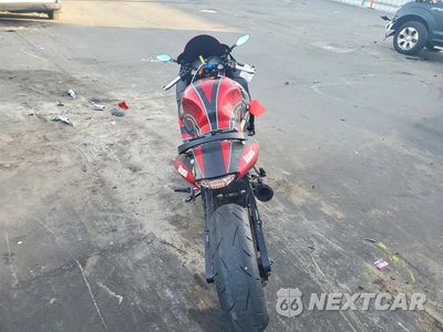 Czwarte zdjęcie samochodu z boku: 2006 SUZUKI GSX1300 R VIN:JS1GW71A662105159 - miniatura