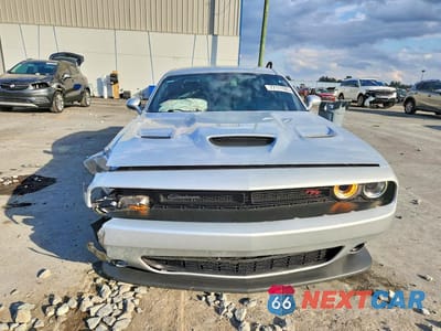 Piąte zdjęcie samochodu w środku: 2021 DODGE CHALLENGER R VIN:2C3CDZFJ3MH638190 - miniatura