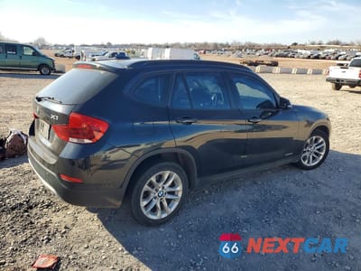 Trzecie zdjęcie samochodu z tyłu: 2015 BMW X1 XDRIVE28I VIN:WBAVL1C53FVY34170 - miniatura