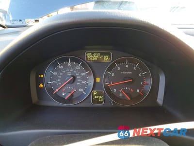 Zdjęcie 9 z 12 samochodu: 2012 VOLVO C30 T5 VIN:YV1672MK8C2269072 - miniatura