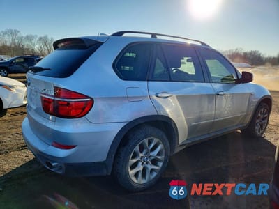 Trzecie zdjęcie samochodu z tyłu: 2012 BMW X5 XDRIVE35I VIN:5UXZV4C56CL765772 - miniatura