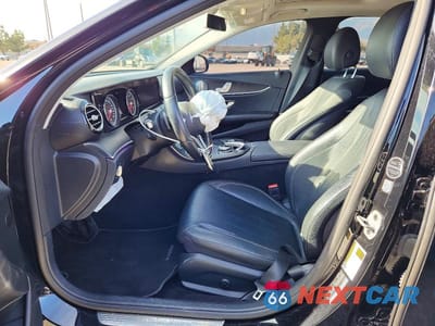 Zdjęcie 7 z 11 samochodu: 2019 MERCEDES-BENZ E 300 VIN:WDDZF4JB7KA548206 - miniatura