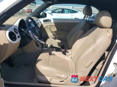 Zdjęcie 7 z 12 samochodu: 2014 VOLKSWAGEN BEETLE VIN:3VW5X7AT5EM804394 - miniatura