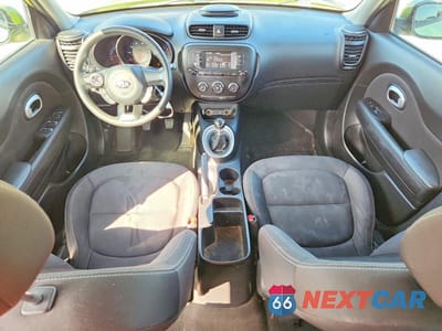 Zdjęcie 8 z 12 samochodu: 2017 KIA SOUL BASE VIN:KNDJN2A2XH7881567 - miniatura