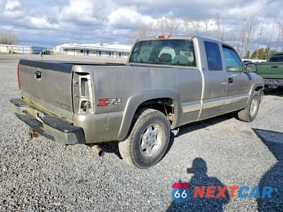 Trzecie zdjęcie samochodu z tyłu: 2002 CHEVROLET SILVERADO K1500 VIN:2GCEK19T221376290 - miniatura