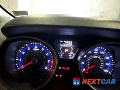 Zdjęcie 9 z 12 samochodu: 2013 HYUNDAI ELANTRA GLS VIN:5NPDH4AEXDH365547 - miniatura