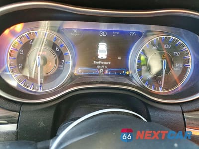 Zdjęcie 9 z 11 samochodu: 2019 CHRYSLER 300 TOURING VIN:2C3CCAAGXKH564943 - miniatura