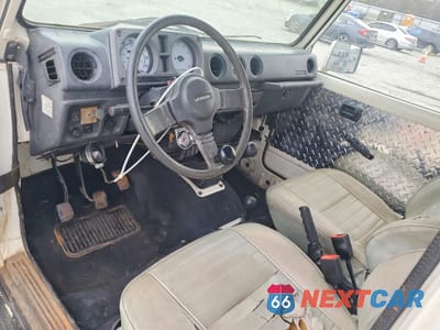Zdjęcie 8 z 13 samochodu: 1986 SUZUKI SAMURAI VIN:JS3JC51C8G4125415 - miniatura