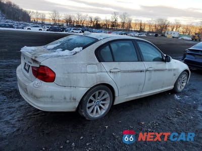 Trzecie zdjęcie samochodu z tyłu: 2011 BMW 328 XI SULEV VIN:WBAPK5C57BA660429 - miniatura