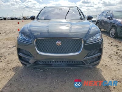 Piąte zdjęcie samochodu w środku: 2017 JAGUAR F-PACE PRESTIGE VIN:SADCK2BV2HA894931 - miniatura