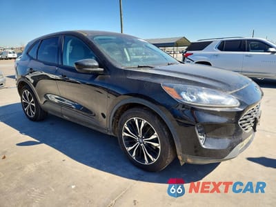 Czwarte zdjęcie samochodu z boku: 2021 FORD ESCAPE SE VIN:1FMCU0G68MUA47430 - miniatura