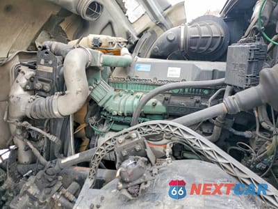 Zdjęcie 7 z 10 samochodu: 2016 VOLVO VN VNL VIN:4V4NC9EJ8GN946660 - miniatura