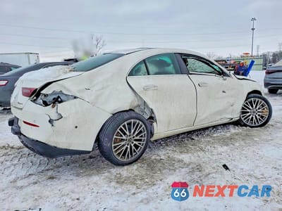 Trzecie zdjęcie samochodu z tyłu: 2025 MERCEDES-BENZ CLA 250 4MATIC VIN:W1K5J4HB9SN515543 - miniatura