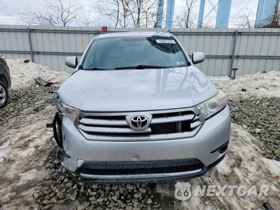 Piąte zdjęcie samochodu w środku: 2013 TOYOTA HIGHLANDER BASE VIN:5TDBK3EH9DS272004 - miniatura
