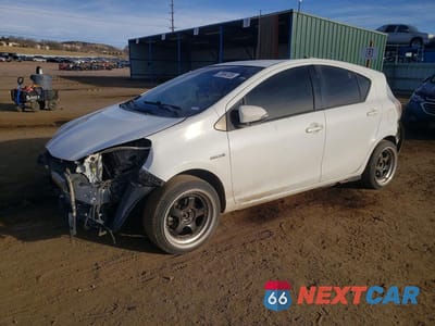 2013 TOYOTA PRIUS C JTDKDTB30D1550823 - główne zdjęcie licytacji z USA - miniatura