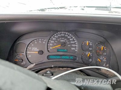 Zdjęcie 9 z 12 samochodu: 2003 CHEVROLET SILVERADO K2500 HEAVY DUTY VIN:1GCHK23U63F255633 - miniatura