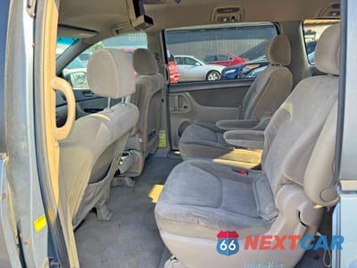 Zdjęcie 13 z 15 samochodu: 2004 TOYOTA SIENNA CE VIN:5TDZA23C64S209476 - miniatura