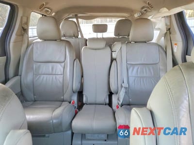 Zdjęcie 10 z 13 samochodu: 2015 TOYOTA SIENNA XLE 8-PASSENGER VIN:5TDYK3DC9FS621178 - miniatura