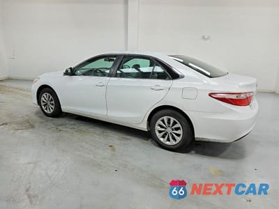 Drugie zdjęcie samochodu z przodu: 2015 TOYOTA CAMRY LE VIN:4T1BF1FK7FU982029 - miniatura