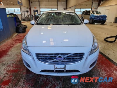 Piąte zdjęcie samochodu w środku: 2013 VOLVO S60 T5 VIN:YV1612FH5D2179270 - miniatura