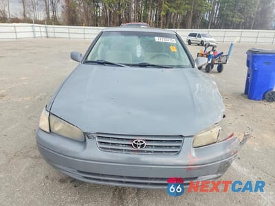 Piąte zdjęcie samochodu w środku: 1999 TOYOTA CAMRY LE V6 VIN:JT2BF22K0X0155894 - miniatura