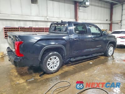 Trzecie zdjęcie samochodu z tyłu: 2022 TOYOTA TUNDRA SR5 VIN:5TFLA5DB9NX039834 - miniatura