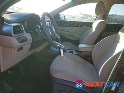 Zdjęcie 7 z 12 samochodu: 2019 KIA SORENTO LX VIN:5XYPG4A52KG467459 - miniatura