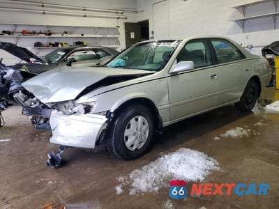 2000 TOYOTA CAMRY CE 4T1BG22K0YU681906 - główne zdjęcie licytacji z USA - miniatura